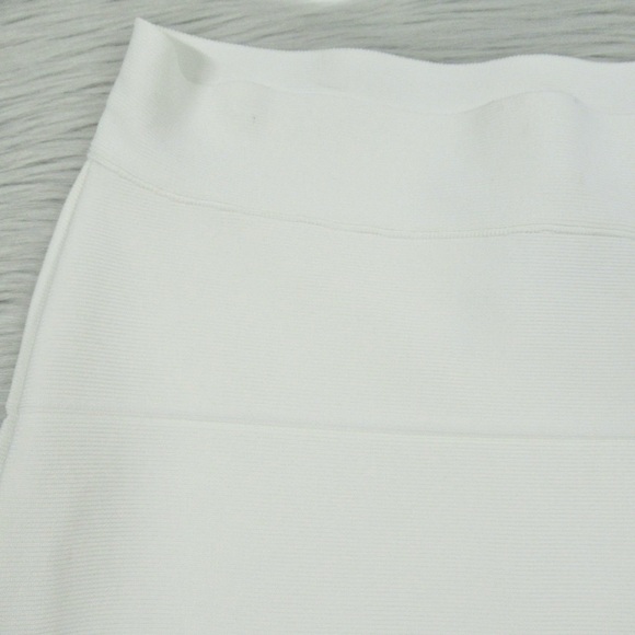 BCBGMAXAZRIA Alexa Knit Essential Bandage Pencil Skirt Women’s Size Medium - Picture 5 of 12